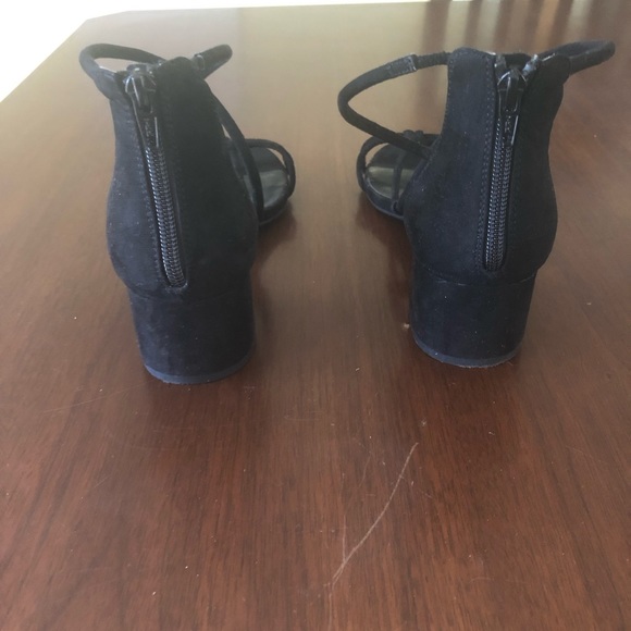 BC FOOTWEAR On My Radar Vegan Suede Heel
- Size 9 - Picture 3 of 5